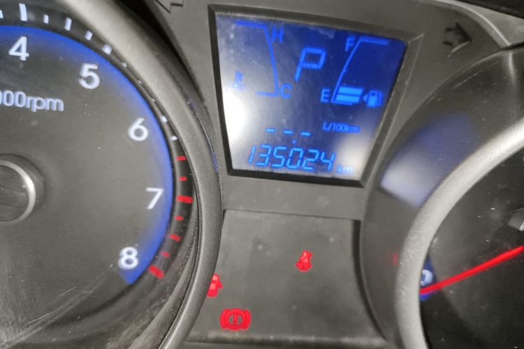 北京现代ix35 2013款 2.0L 自动两驱智能型GLS 国V中控内饰15