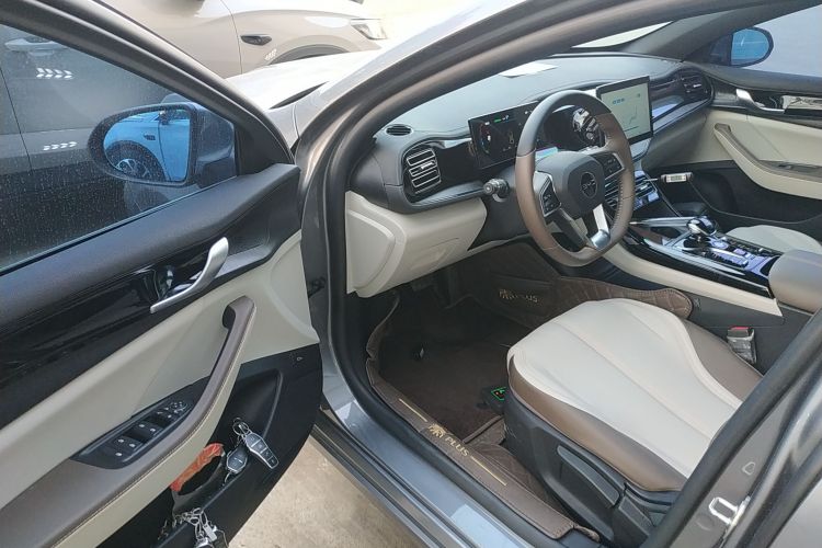 比亚迪 秦PLUS 2024款 荣耀版 DM-i 55KM领先型中控内饰20