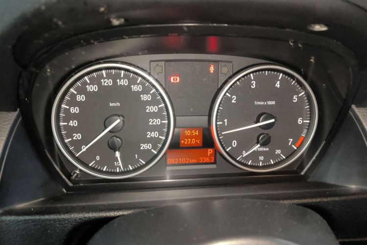 宝马X1 2014款 sDrive18i 时尚型中控内饰14