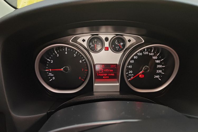 福特 福克斯 2013款 两厢经典 1.8L 手动基本型中控内饰14