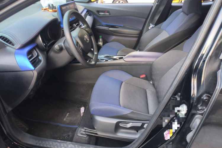 丰田C-HR 2018款 2.0L 领先天窗版 国VI中控内饰19