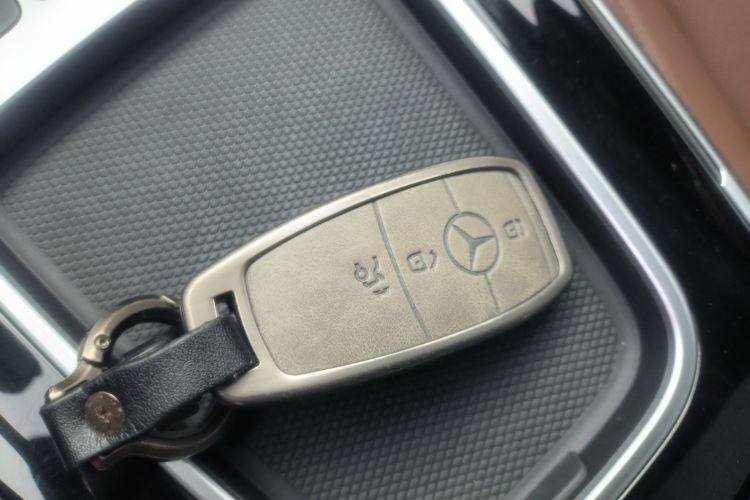 奔驰GLB 2024款 改款 GLB 200 动感型中控内饰11