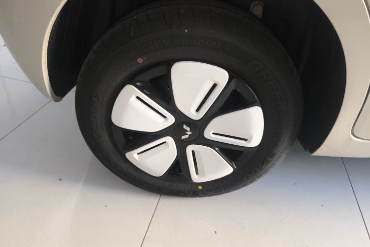 五菱汽车 宏光MINIEV 2025款 四门版 进阶款车身外观6008