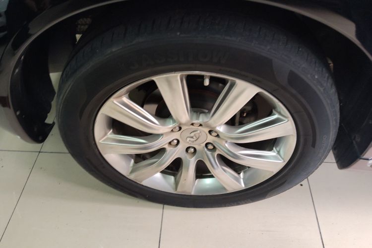 英菲尼迪QX80 2013款 5.6L 4WD车身外观6008