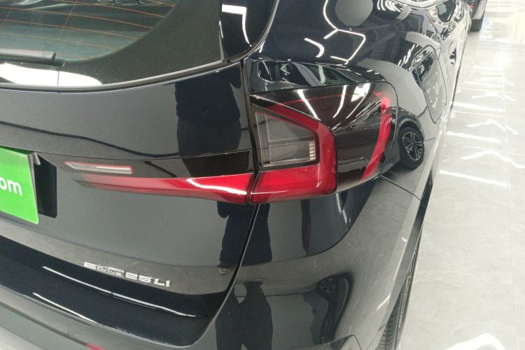 宝马X1 2023款 sDrive25Li X设计套装车身外观9