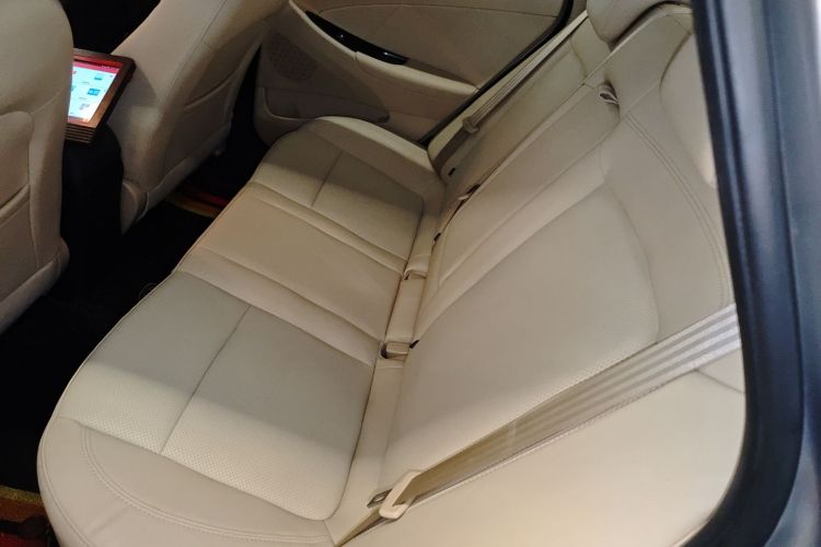 长安 逸动 2016款 1.6L 自动风尚型中控内饰21