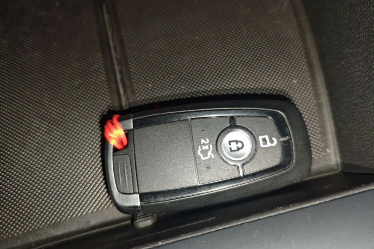 福特 福克斯 2022款 两厢 EcoBoost 180 自动竞速版中控内饰11