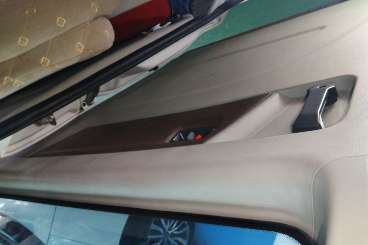 东风风行 菱智M5EV 2020款 长航版 豪华型 7座中控内饰7006