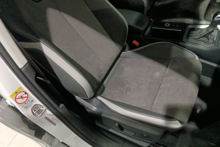 奥迪Q3 2022款 40 TFSI 时尚动感型局部细节41