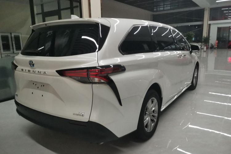 丰田 赛那SIENNA 2023款 2.5L混动 舒适版车身外观7