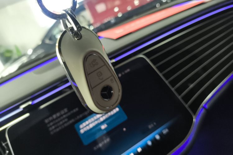 奔驰E级 2024款 E 260 L中控内饰11