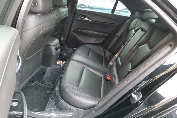 凯迪拉克CT4 2021款 28T 风尚型中控内饰21