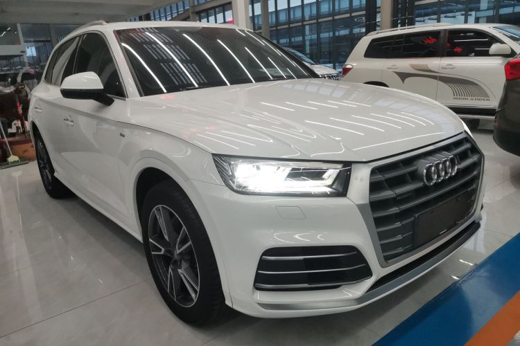奥迪Q5L 2020款 改款 40 TFSI 荣享时尚型车身外观3
