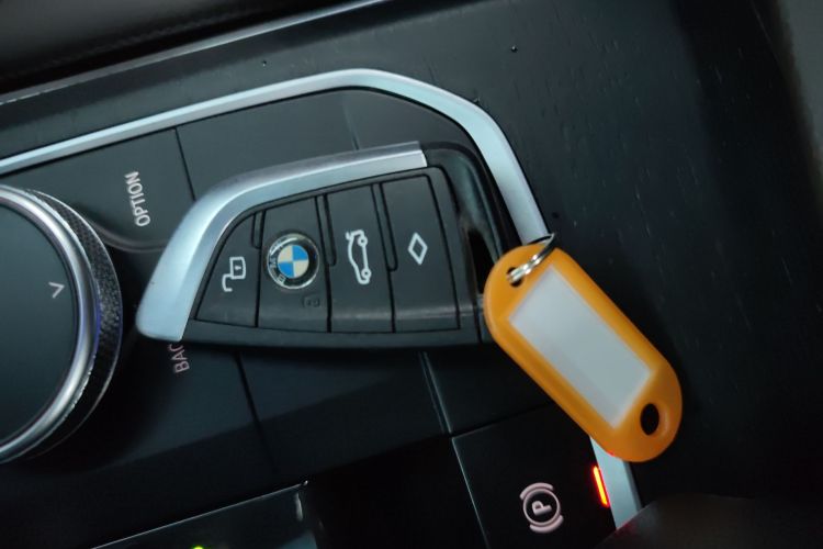 宝马3系 2022款 325i M运动套装中控内饰11