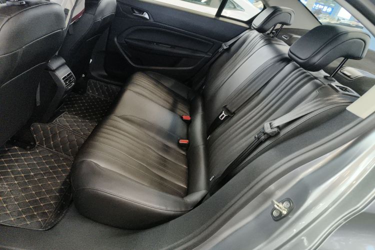 标致408 2024款 360THP 龘龘款 拉图版中控内饰7004