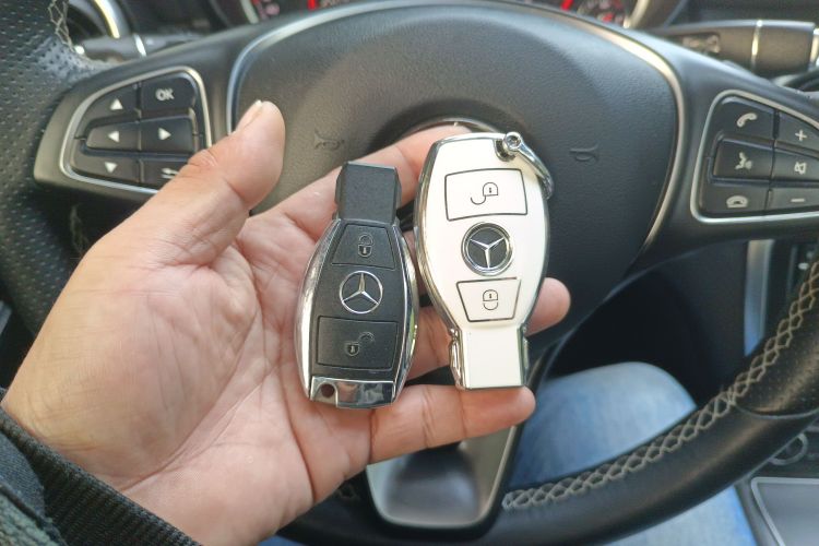 奔驰A级(进口) 2017款 改款 A 200 时尚型中控内饰11