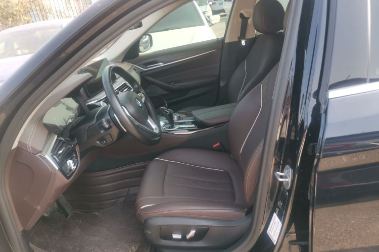 宝马5系 2021款 改款 530Li 领先型 豪华套装局部细节19