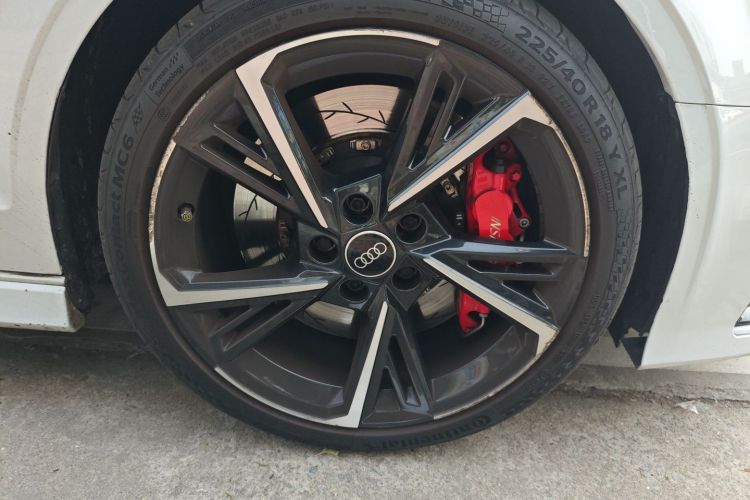 奥迪A3 2018款 30周年年型 Limousine 35 TFSI 运动型车身外观10