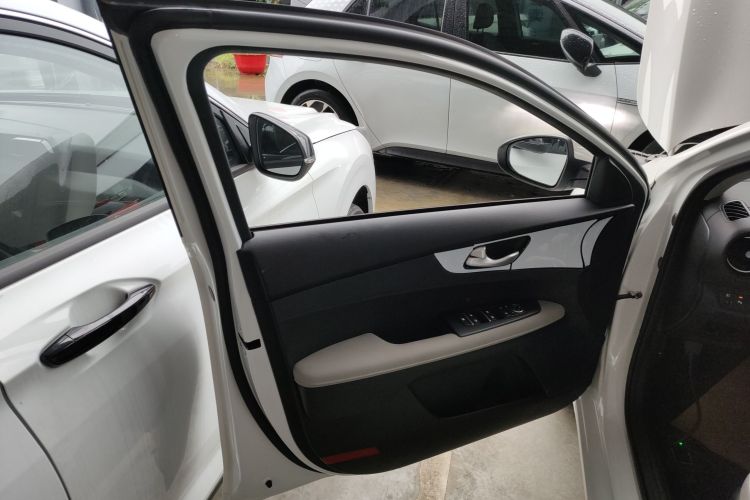 起亚K3 2024款 1.5L CVT豪华智享版中控内饰47