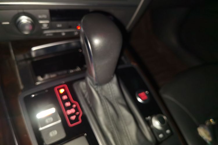 奥迪A6L 2016款 30 FSI 舒适型中控内饰18