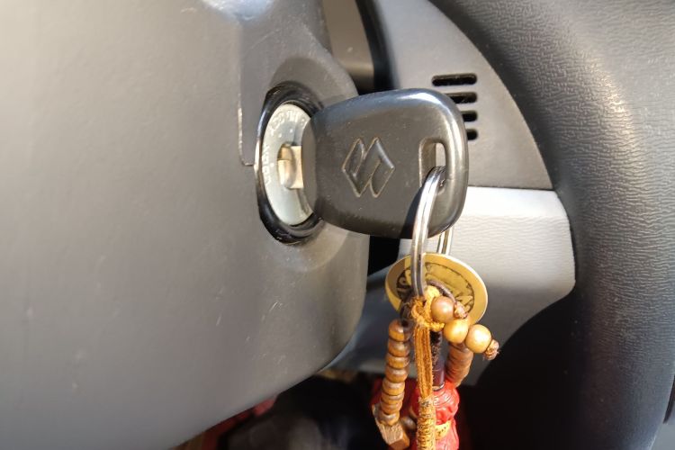 铃木 奥拓 2013款 改款 1.0L 手动舒适型中控内饰7001