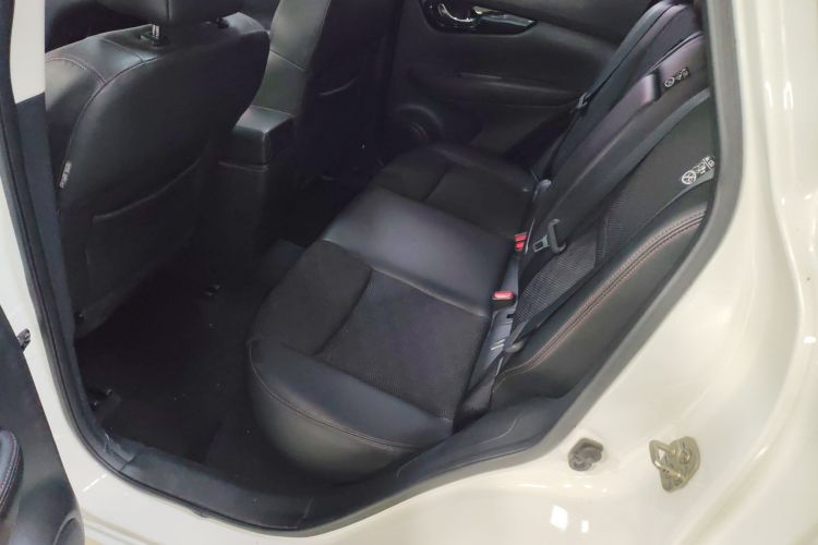 日产 逍客 2017款 2.0L CVT豪华版 国V中控内饰7004