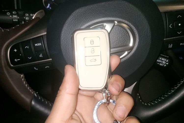 雷克萨斯RX 2021款 300 四驱特别版中控内饰11