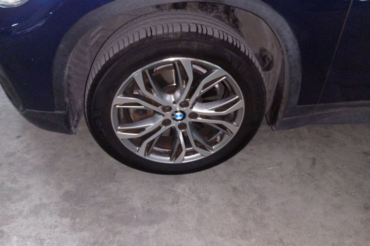 宝马X1 2019款 sDrive20Li 领先型车身外观6007