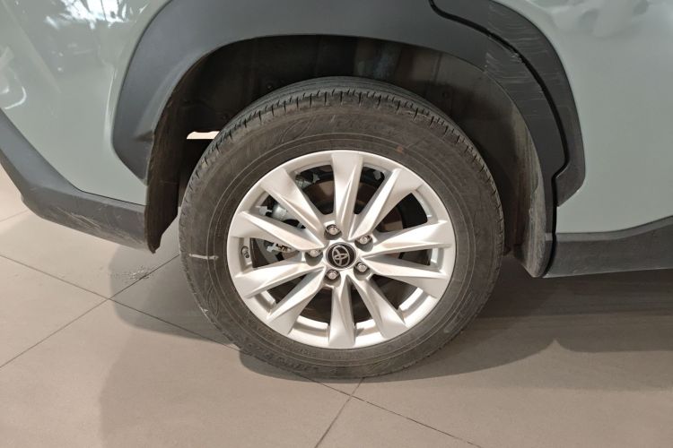 丰田 卡罗拉锐放 2023款 2.0L 精英版车身外观6008