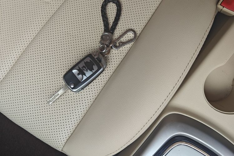 长安 逸动 2015款 1.6L 自动豪华型中控内饰11