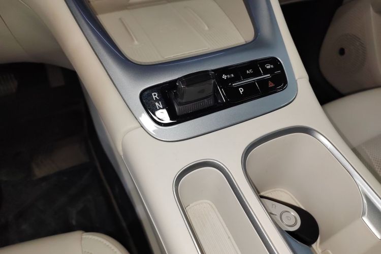 吉利银河 星愿 2025款 UP 410km 探索+版中控内饰18