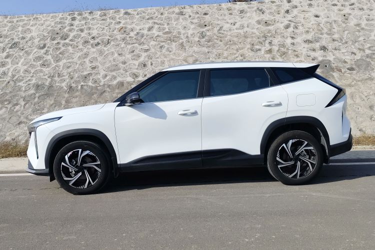 吉利汽车 2023款 博越COOL 1.5TD 智慧型车身外观4