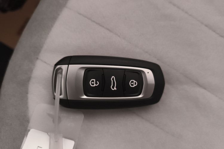 吉利银河 2025款 210km 熊猫骑士中控内饰11