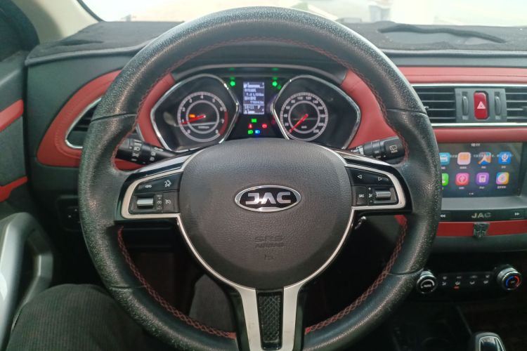 江汽集团 瑞风S2 2017款 1.5L CVT豪华智能型中控内饰13