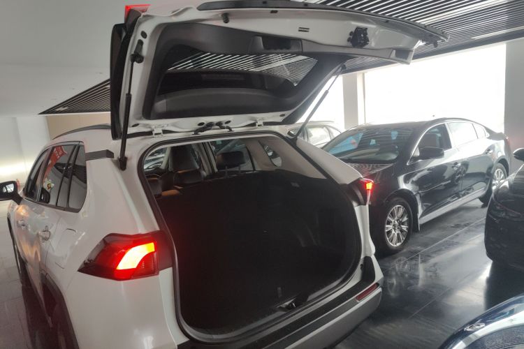 丰田 RAV4荣放双擎E+ 2022款 2.5L 两驱精英Pro局部细节23