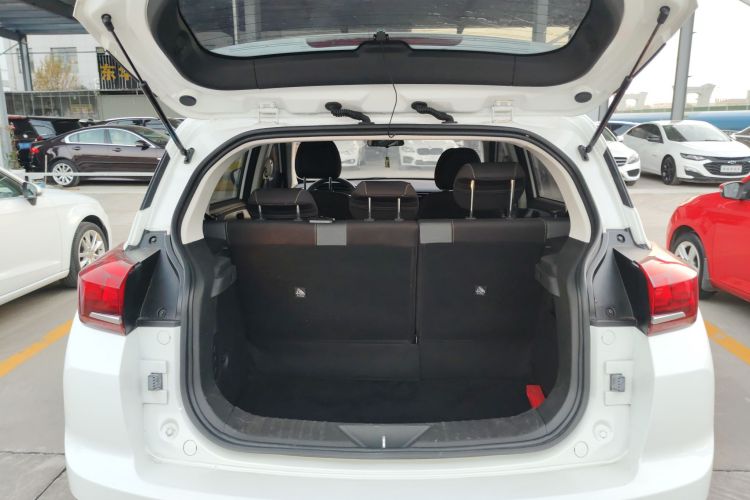 北京汽车 北京X3 2019款 1.5T CVT荣耀版机舱底盘23