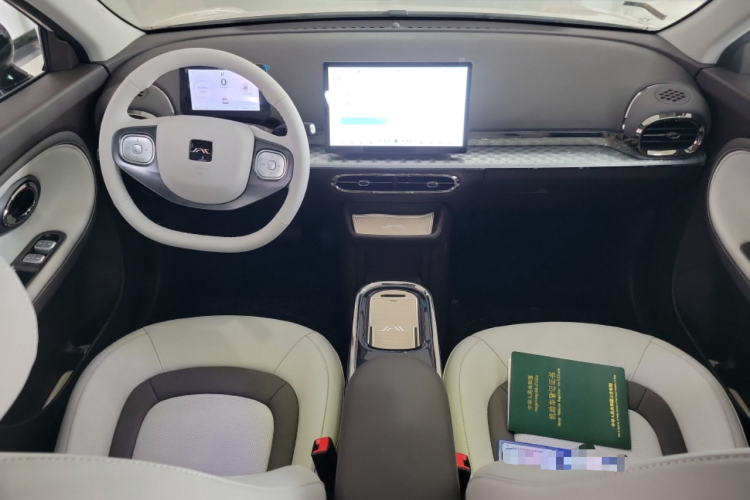 江淮钇为 钇为3 2024款 挚爱版 330km Air中控内饰12