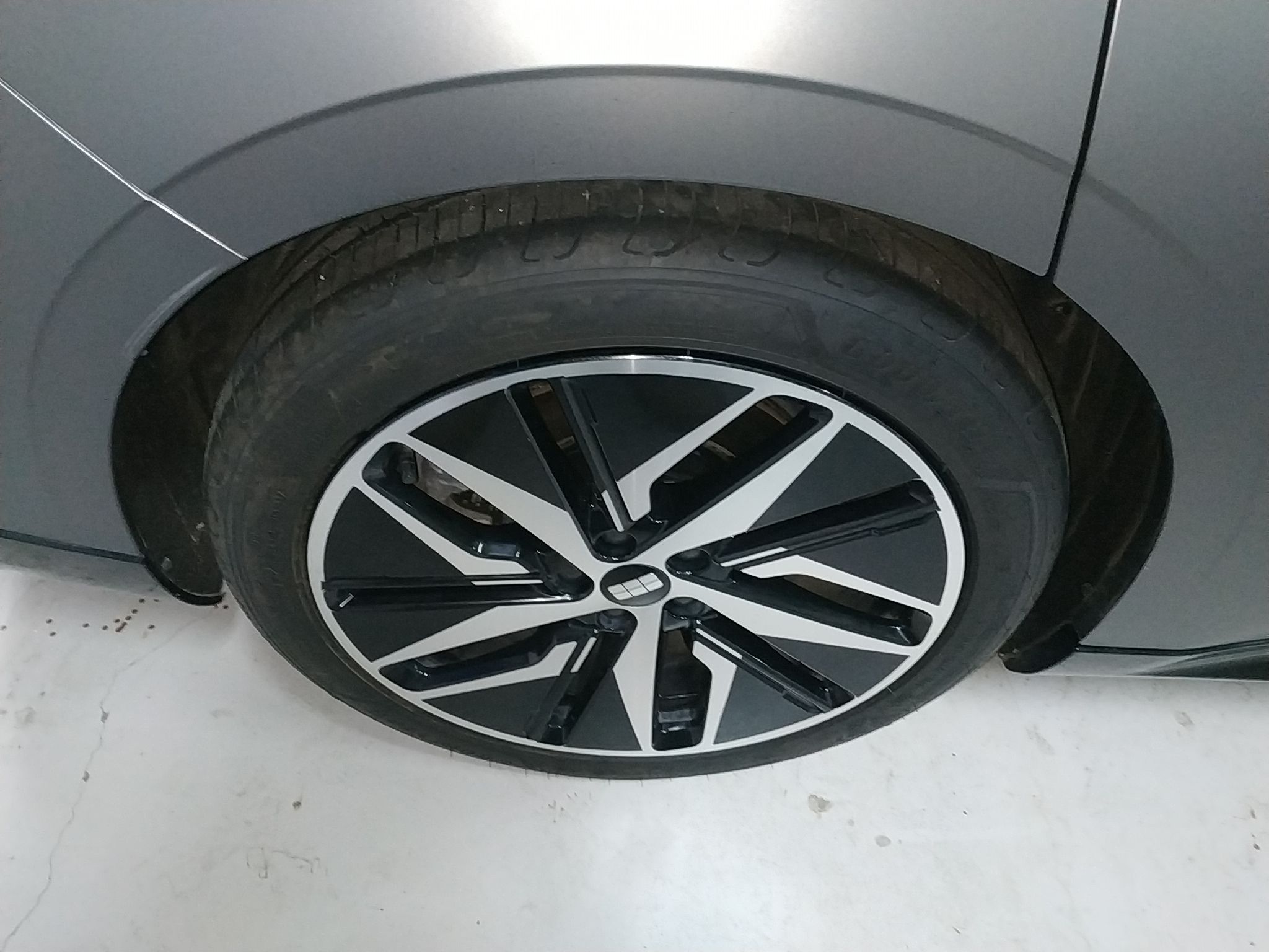 吉利银河 银河E8 2024款 665km 后驱星舰 远航版