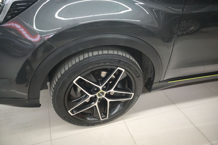 荣威RX5 2023款 PLUS 330TGI 自动领潮智臻版车身外观6007