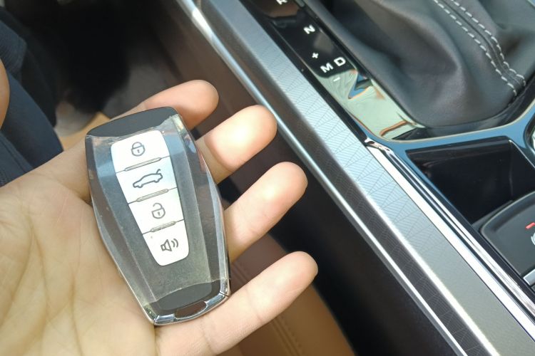 吉利汽车 帝豪 2025款 第4代 1.5L CVT旗舰型中控内饰11