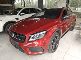 奔驰GLA 2018款 GLA 220 4MATIC 运动型