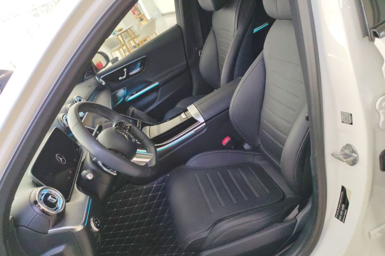 奔驰C级 2023款 C 260 L 皓夜运动版局部细节19