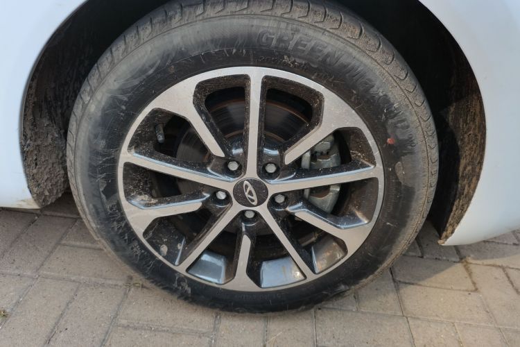 奇瑞 艾瑞泽5 2021款 PRO 1.5L CVT青春版车身外观6007