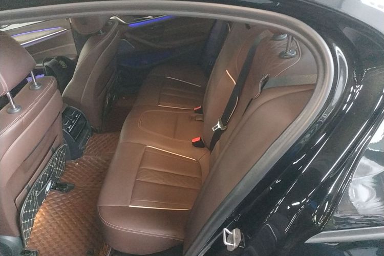 宝马5系 2023款 530Li 领先型 豪华套装中控内饰7004