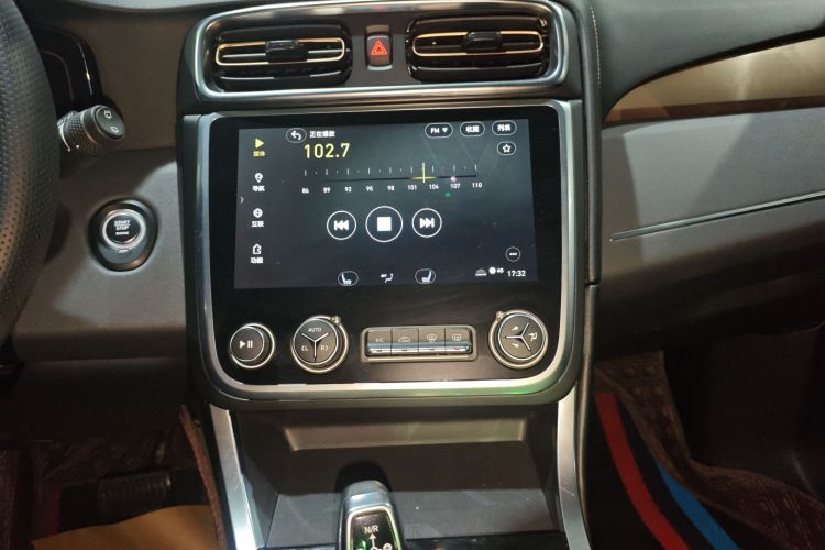 领克01 2017款 2.0T 两驱型Pro版局部细节16