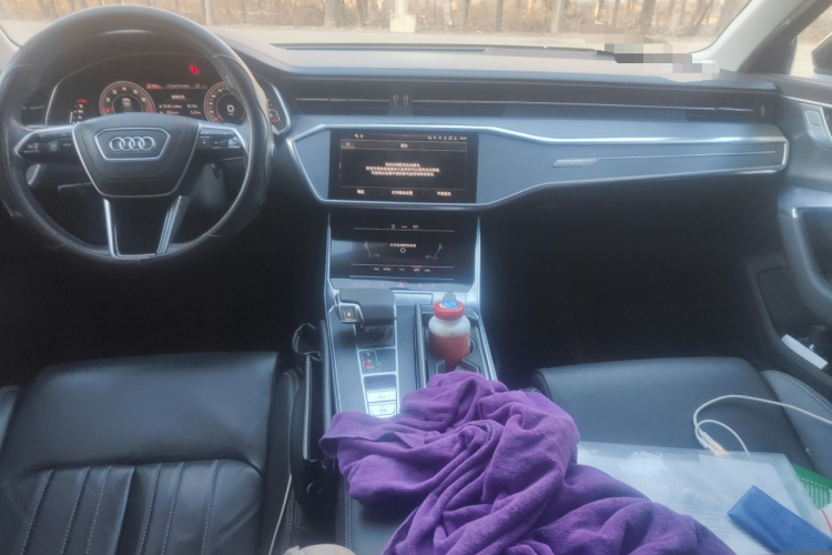 奥迪A6L 2024款 45 TFSI 臻选致雅型中控内饰12