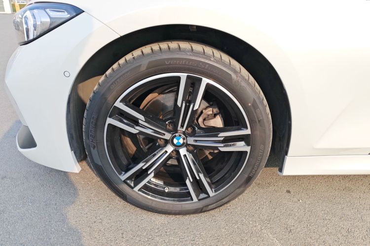 宝马3系 2024款 325i M运动套装车身外观6007