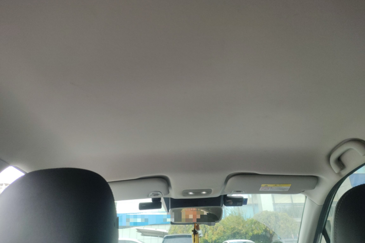 哪吒汽车 哪吒V 2022款 潮 400 Lite局部细节22