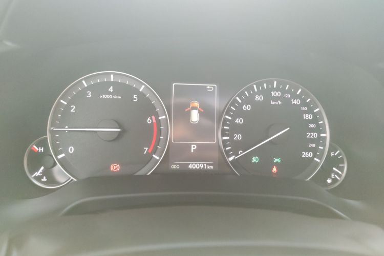 雷克萨斯RX 2020款 改款 300 两驱舒适版中控内饰14