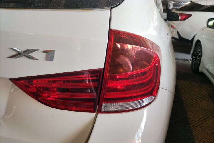 宝马X1(进口) 2012款 sDrive18i豪华型车身外观9